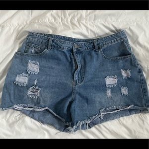 Cut off denim short